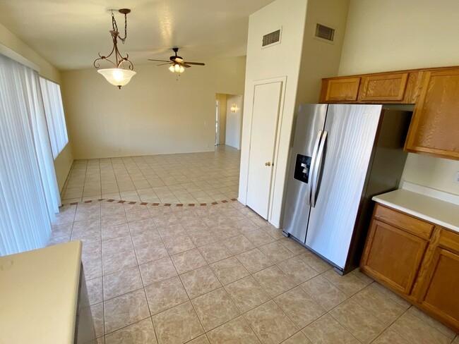 Building Photo - Corner Lot Property 3 bedroom 2 Bath