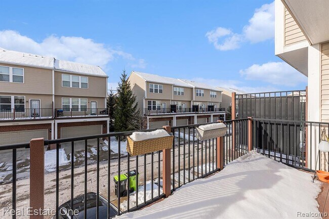 Building Photo - 27999 Middleton Dr