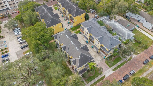 Building Photo - 28 W Esther St