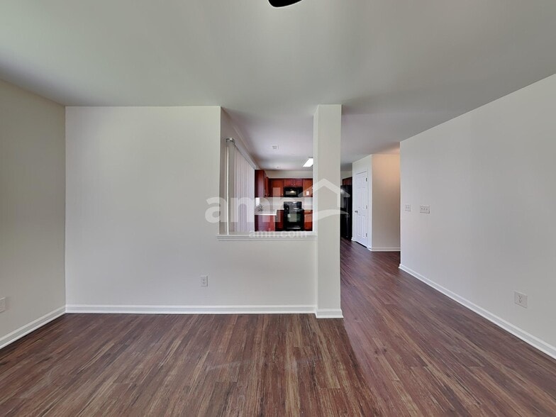 Building Photo - 6840 Thistle Down Dr