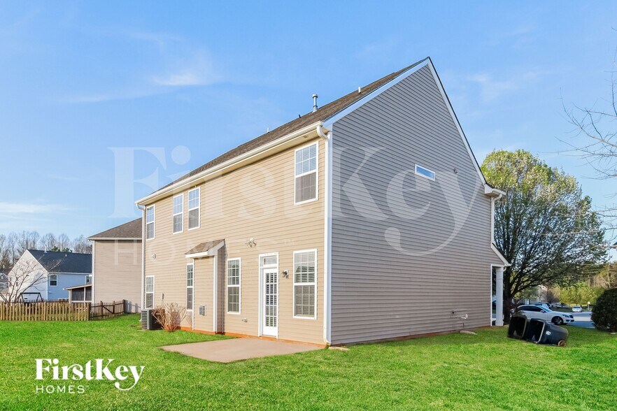 Building Photo - 124 Fining Court