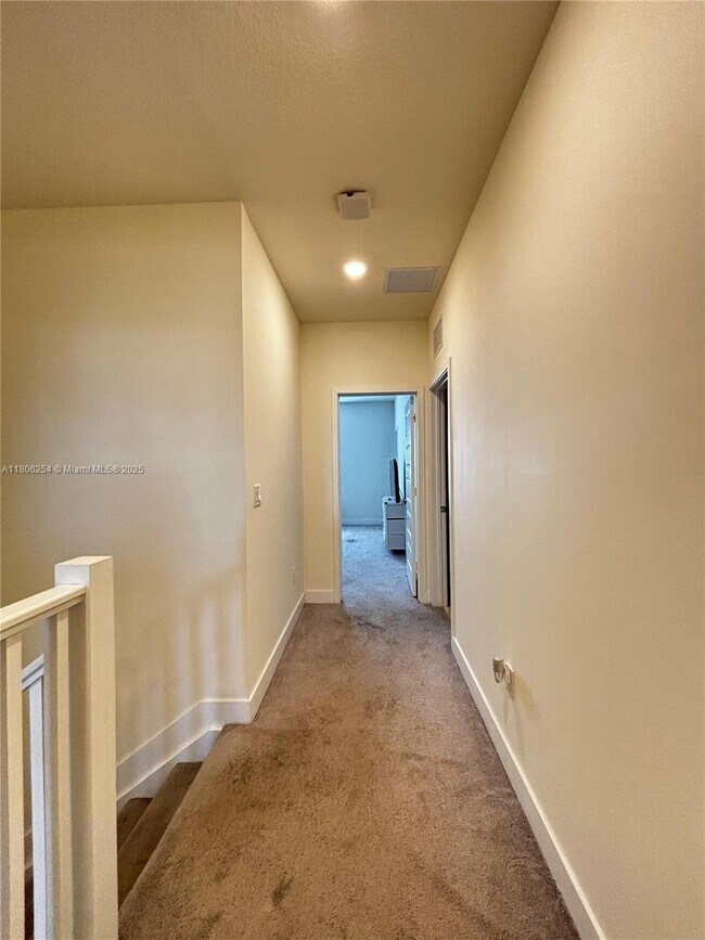 Building Photo - 15860 NW 91st Ct