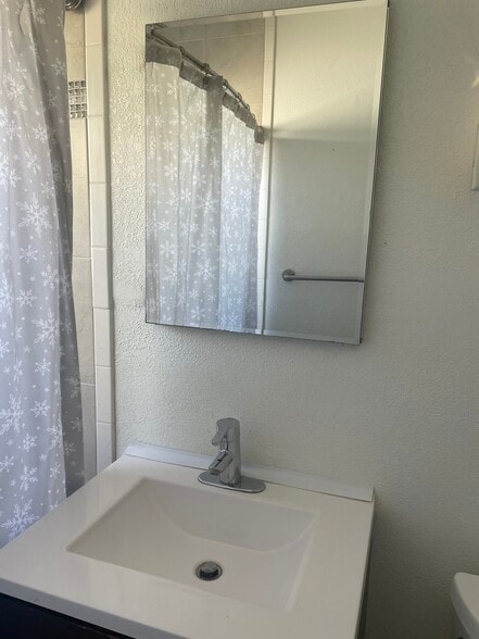 Bathroom - 407 Tyler Ave