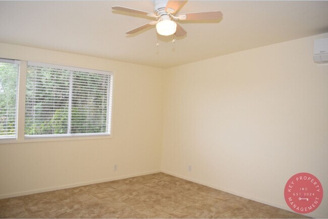 Building Photo - Grantville, Charming 4-Bedroom Home with S...