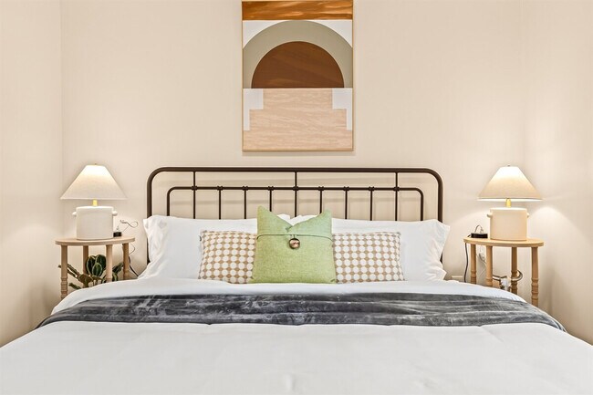 Building Photo - 18939 Sharon Ln