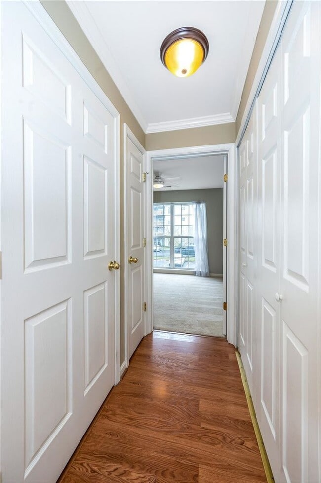 Building Photo - 2501 Hemingway Dr