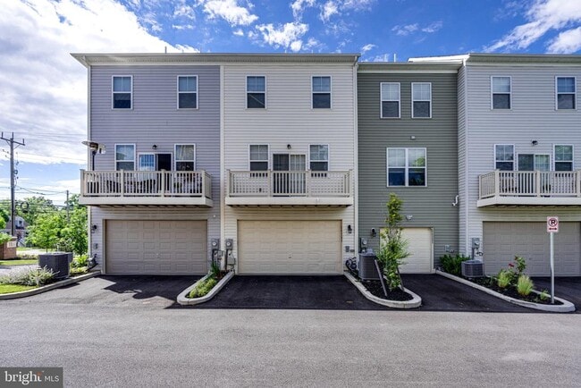 Building Photo - 14263 Travilah Rd