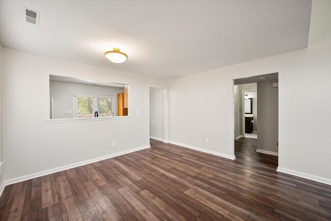 Building Photo - Beautiful 3-Bedroom Home on a Quiet Cul-de-Sac