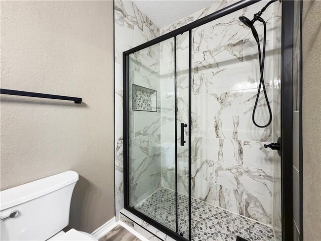 Building Photo - 1305 W Villa Maria Rd