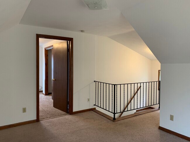 Building Photo - 1212 W Nowland Ave