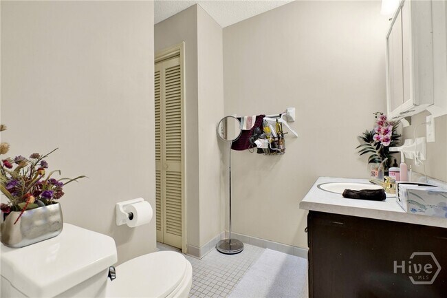 Building Photo - 299 Kennington Dr