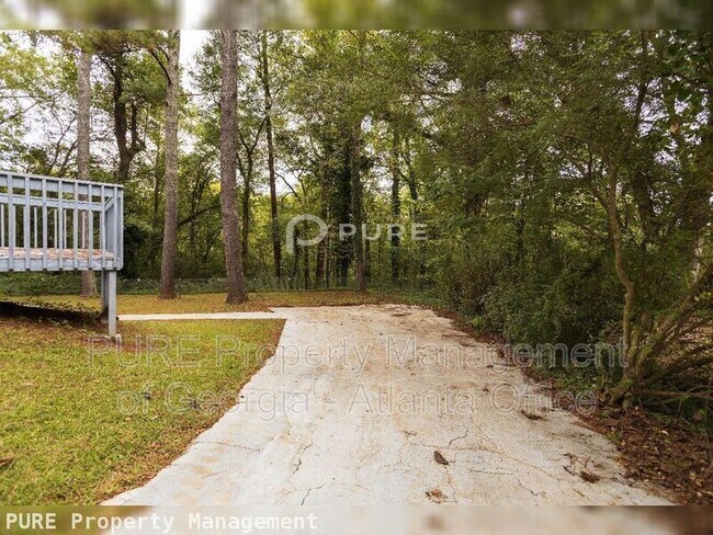 Building Photo - 1138 Gerald Pl SW