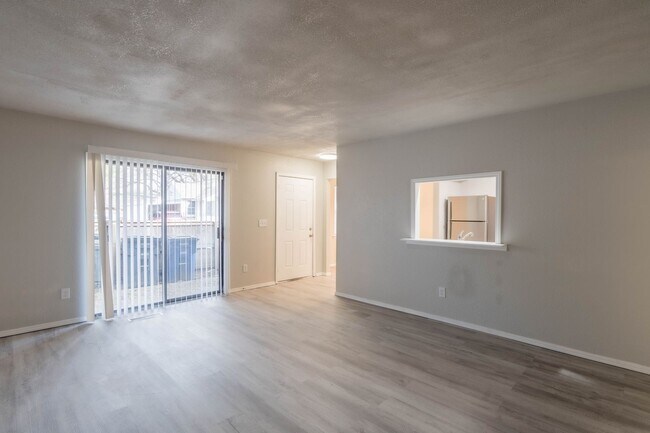 Building Photo - 1355 E 60th St