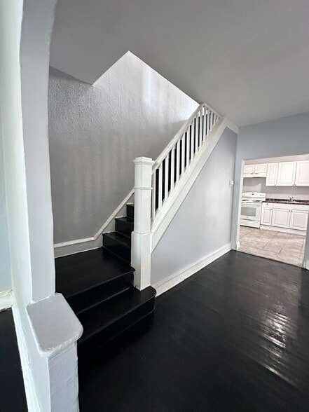 Building Photo - 6158 Wheeler St