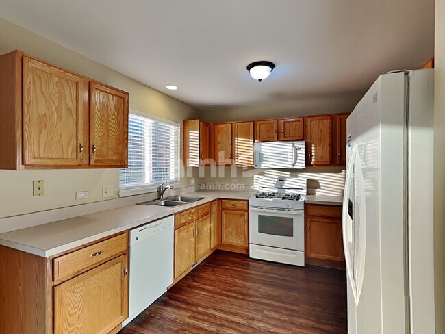 Building Photo - 2611 Sierra Ave