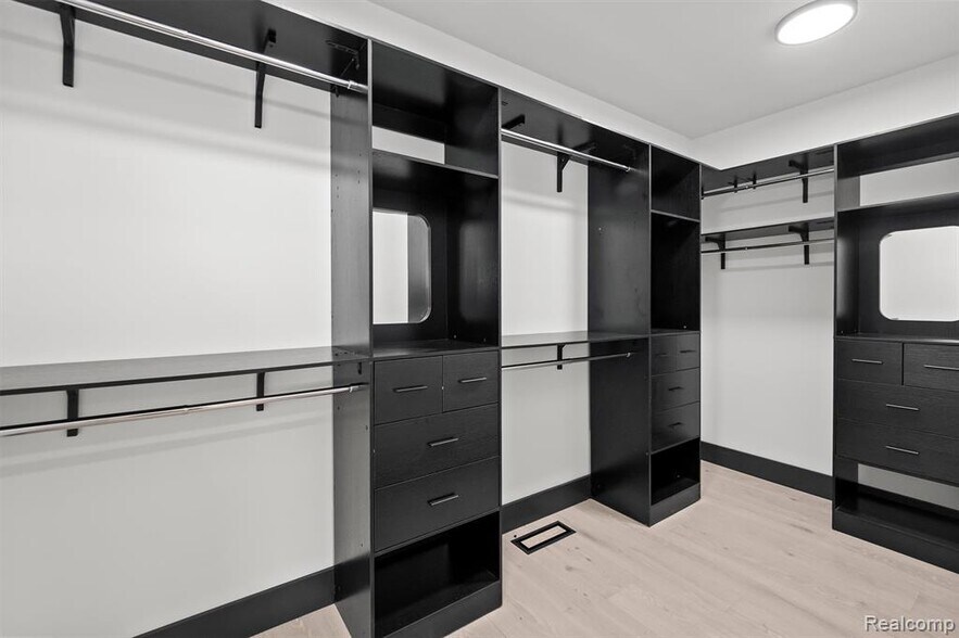 Building Photo - 125 N Washington Ave