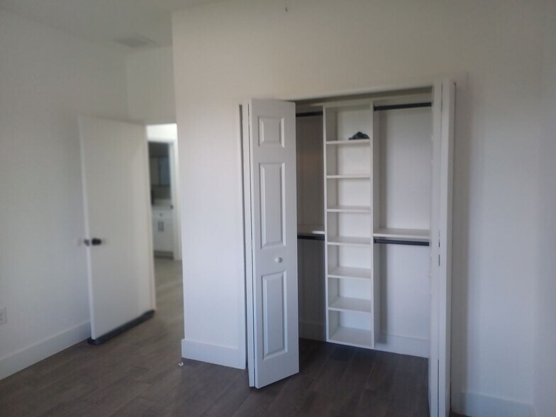 Building Photo - Available Now: Spacious 3 Bedroom / 2 Bathroom With a Large Fenced Yard
