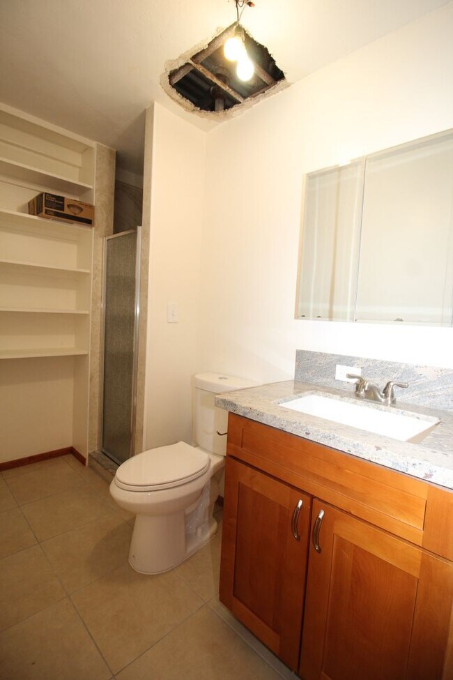 Building Photo - Live in the Heart of Kailua with Ocean Views!