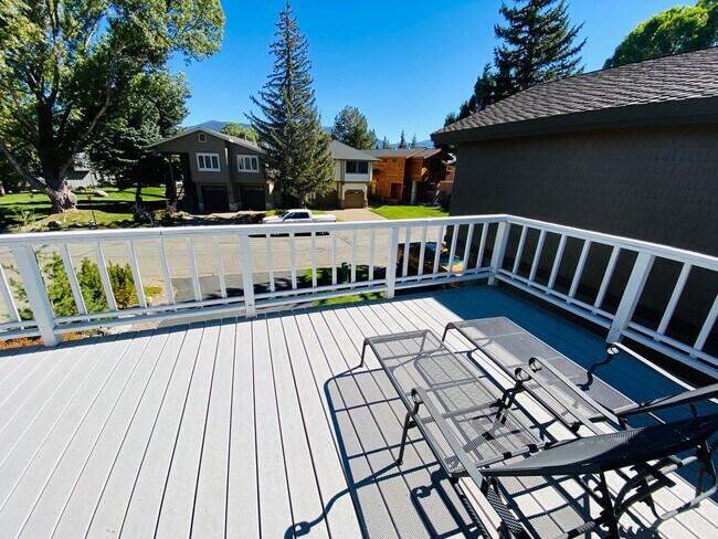 Building Photo - 3 bed 3 bath house for rent in the Tahoe Keys