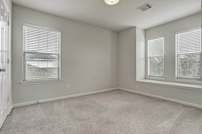 Building Photo - 2718 Skyview Chase Ln