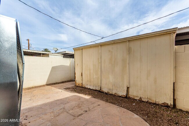 Building Photo - 1586 West Campbell Ave