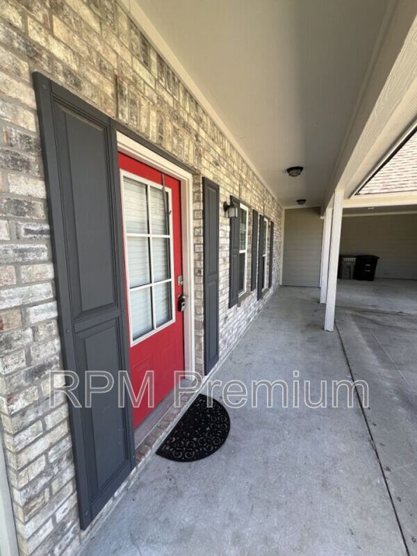 Building Photo - 8614 Forestwood Ave