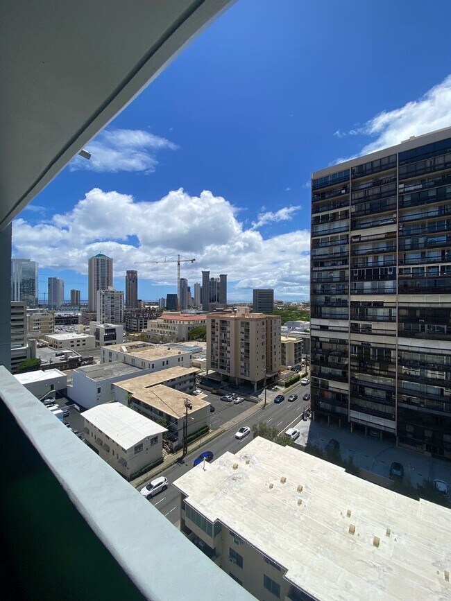 Building Photo - 824 Kinau St