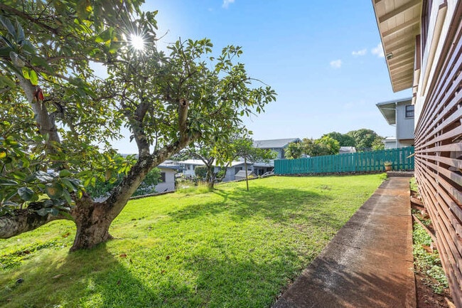 Building Photo - 1608 Makamua St