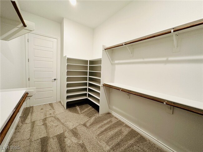 Building Photo - 981 Woodburn Ln