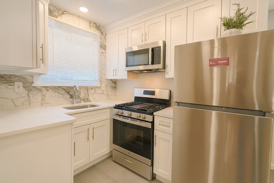 DESIGNER KITCHEN - 11 Pilgrim Ct