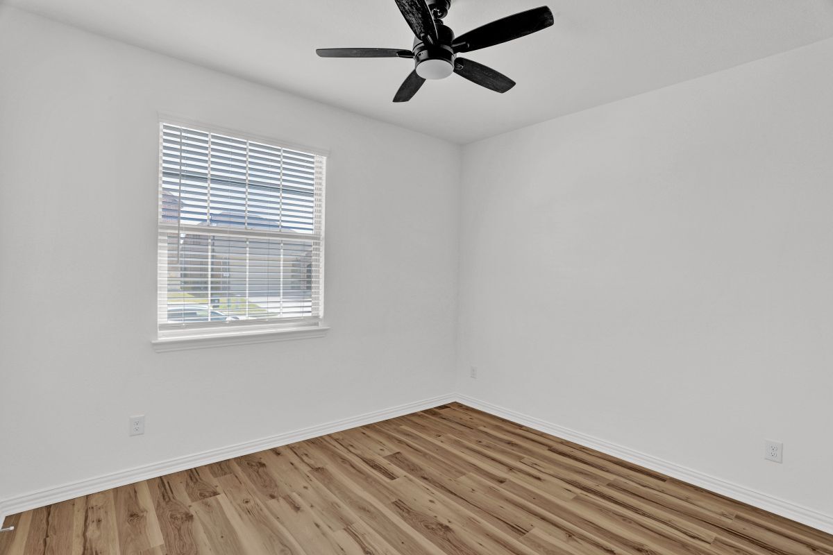 Building Photo - 1204 Sequoia Ln