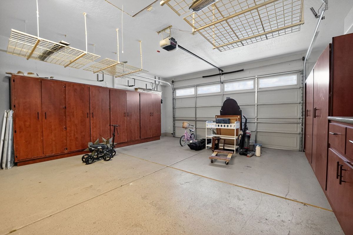 Building Photo - 8224 Imperial Lakes St