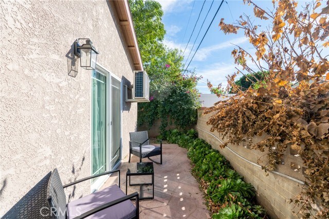 Building Photo - 7647 Amestoy Ave