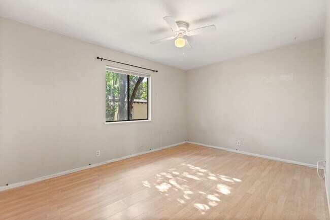 Building Photo - 1601 Pennsylvania St NE