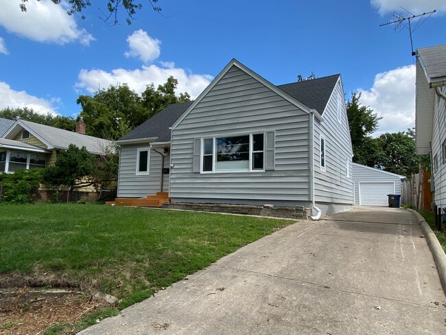 Building Photo - Remodeled 4 Bedroom 3 bath Home