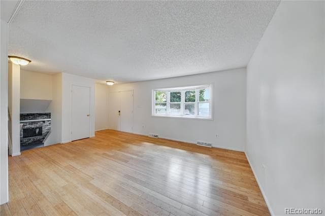 Building Photo - 6233 W Caley Ave
