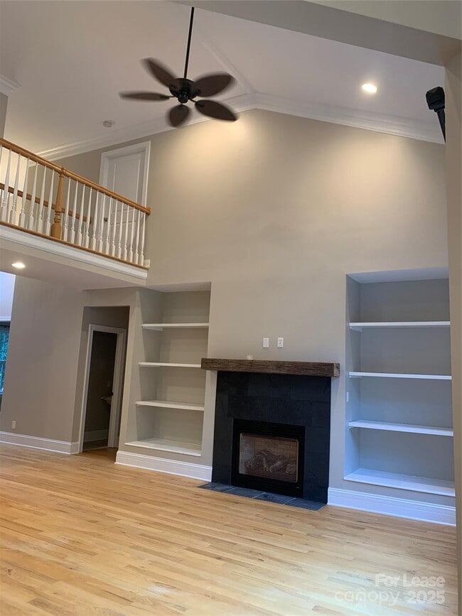 Building Photo - 7925 Bay Pointe Dr