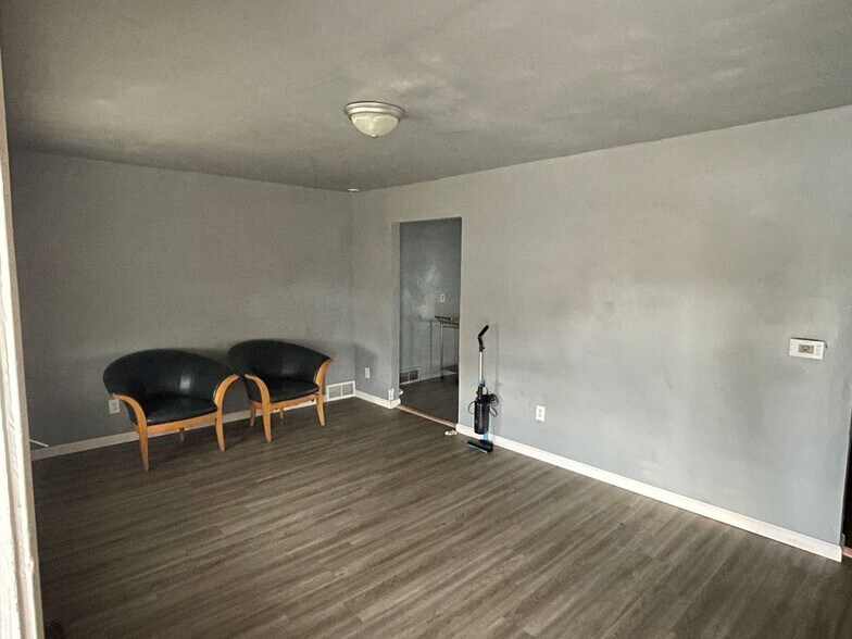 Building Photo - 4552 7th St