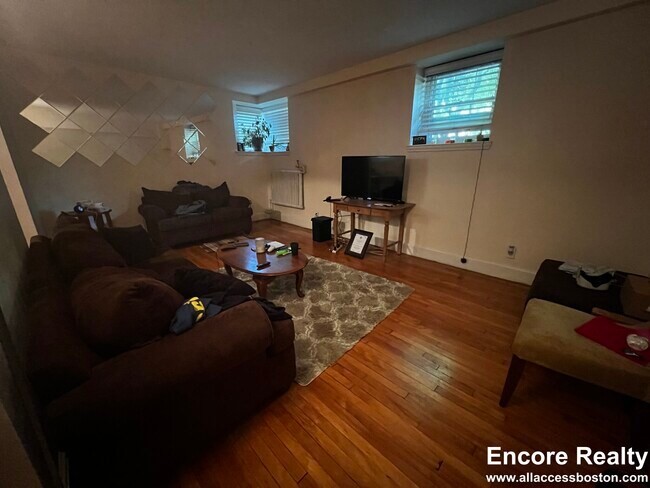 Building Photo - 1555 Beacon St