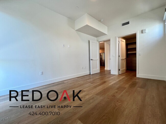 Building Photo - 1001 N Fairfax Ave