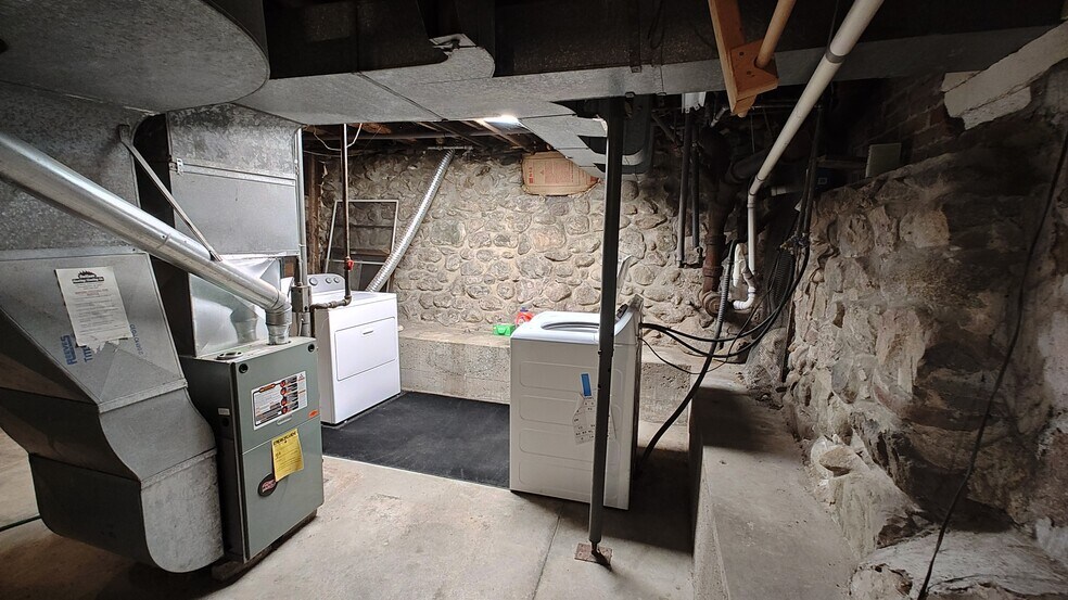 Laundry in basement - 706 W Kalamazoo Ave