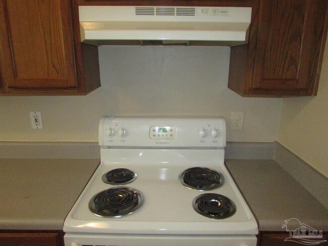 Building Photo - 7135 Pearson Rd