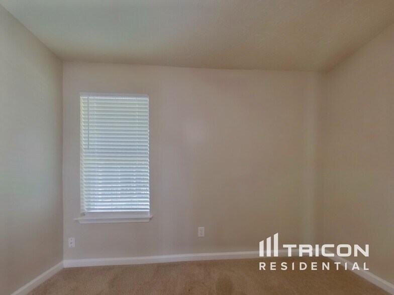 Building Photo - 1260 Wilkes Crest Dr NE