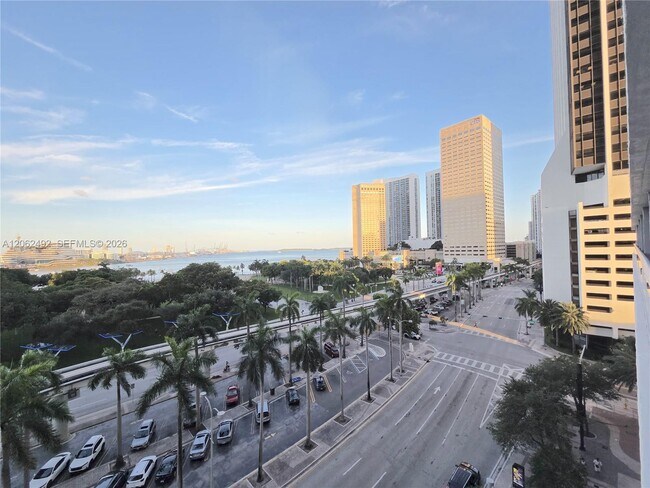 Building Photo - 50 Biscayne Blvd