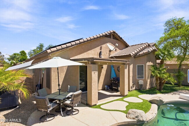 Building Photo - 15341 W Maui Ln
