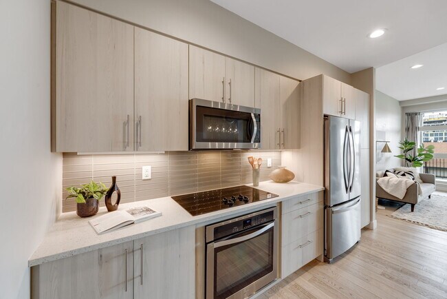 Building Photo - 3198 Blake St