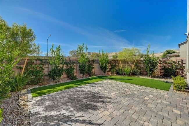 Building Photo - 10029 Luna River Ave