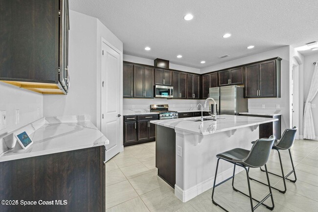 Building Photo - 8108 Dobre Wy