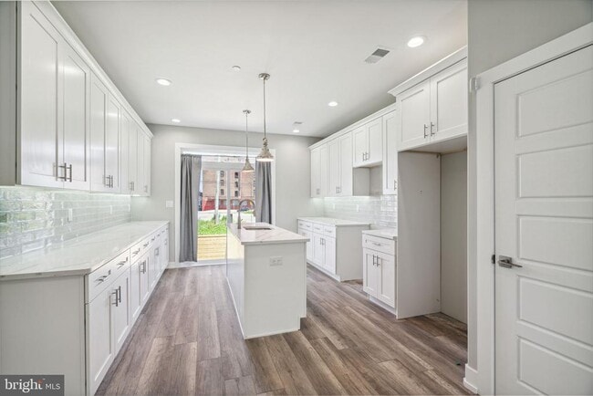 Building Photo - 2429 N 3rd St