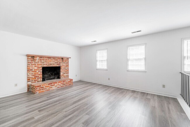 Building Photo - Great West End Two Bedroom Flat for rent